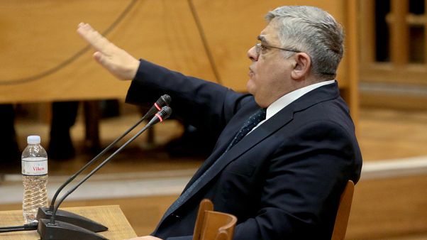 Ένταση και συνθήματα στην απολογία Μιχαλολιάκου Ένταση και συνθήματα στην απολογία Μιχαλολιάκου
