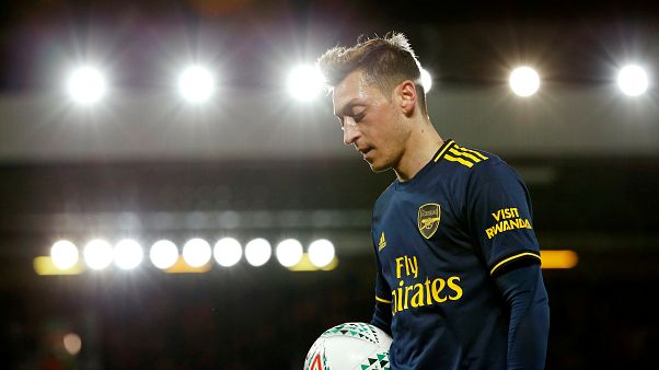 Mesut Özil ve takım arkadaşına bıçaklı saldırıyı düzenleyen zanlı suçunu itiraf etti Mesut Özil ve takım arkadaşına bıçaklı saldırıyı düzenleyen zanlı suçunu itiraf etti