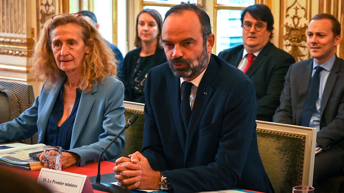 رئيس الوزراء الفرنسي إدوار فيليب في اجتماع يركز على سياسات الهجرة، بجانب وزيرة العدل الفرنسي نيكول بيلوبت، في فندق ماتينيون في باريس ، فرنسا 6 نوفمبر 2019