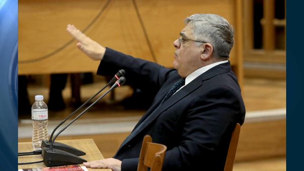El líder del partido neonazi griego Amanecer Dorado comparece ante la justicia El líder del partido neonazi griego Amanecer Dorado comparece ante la justicia