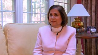 شاهد: غزالة هاشمي أول مسلمة تنتخب في المجلس التشريعي لولاية فرجينيا