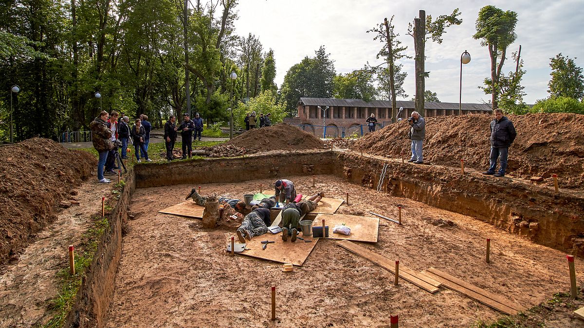 Az ásatás helyszíne, ahol Gudin holttestének maradványait megtalálták