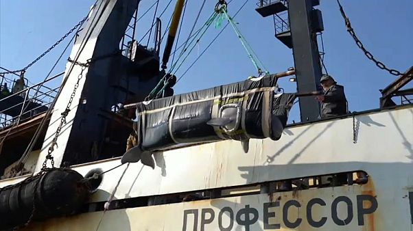 Эвакуация последних "узников китовой тюрьмы" Эвакуация последних "узников китовой тюрьмы"