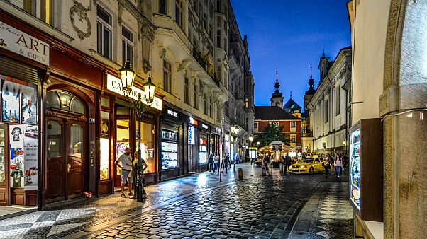Ladenstraße in Prag - Illustrationsbild Ladenstraße in Prag - Illustrationsbild