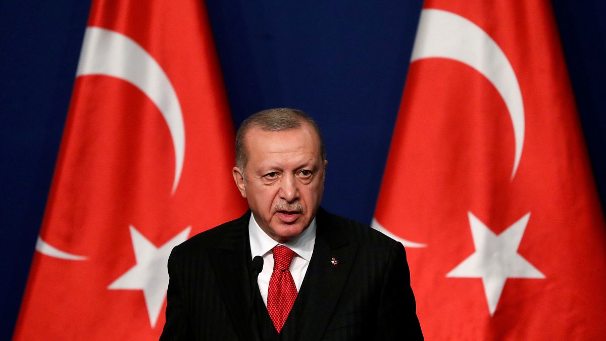 إردوغان يهدد مجددا "بفتح الأبواب" أمام المهاجرين إلى أوروبا 