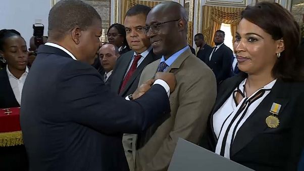 Presidente João Lourenço condecora ativista Rafael Marques Presidente João Lourenço condecora ativista Rafael Marques