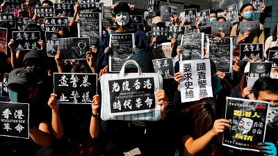 Hong Kong chora a morte de um estudante
