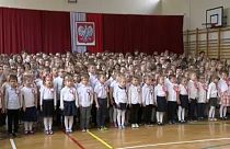 Sok ezer iskolában zengett a lengyel himnusz