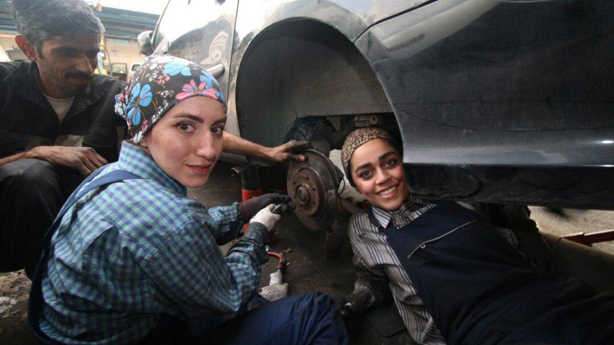 زنان مکانیک در گفت‌وگو با یورونیوز: روزی گاراژ خودمان را می‌زنیم