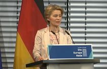 Doch nicht hirntot? Von der Leyen lobt NATO und widerspricht Macron
