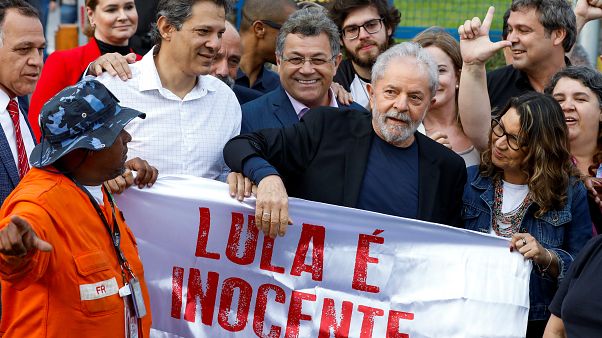 Brezilya'da eski Devlet Başkanı Lula Yüksek Mahkeme'nin kararı sonrası serbest bırakıldı Brezilya'da eski Devlet Başkanı Lula Yüksek Mahkeme'nin kararı sonrası serbest bırakıldı