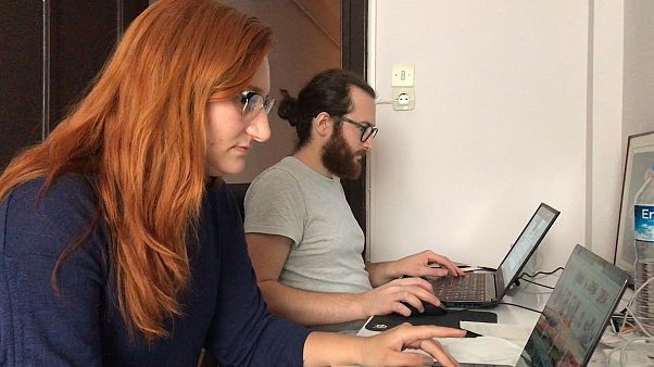 Bir Yol Gazetesi çalışanları Bir Yol Gazetesi çalışanları
