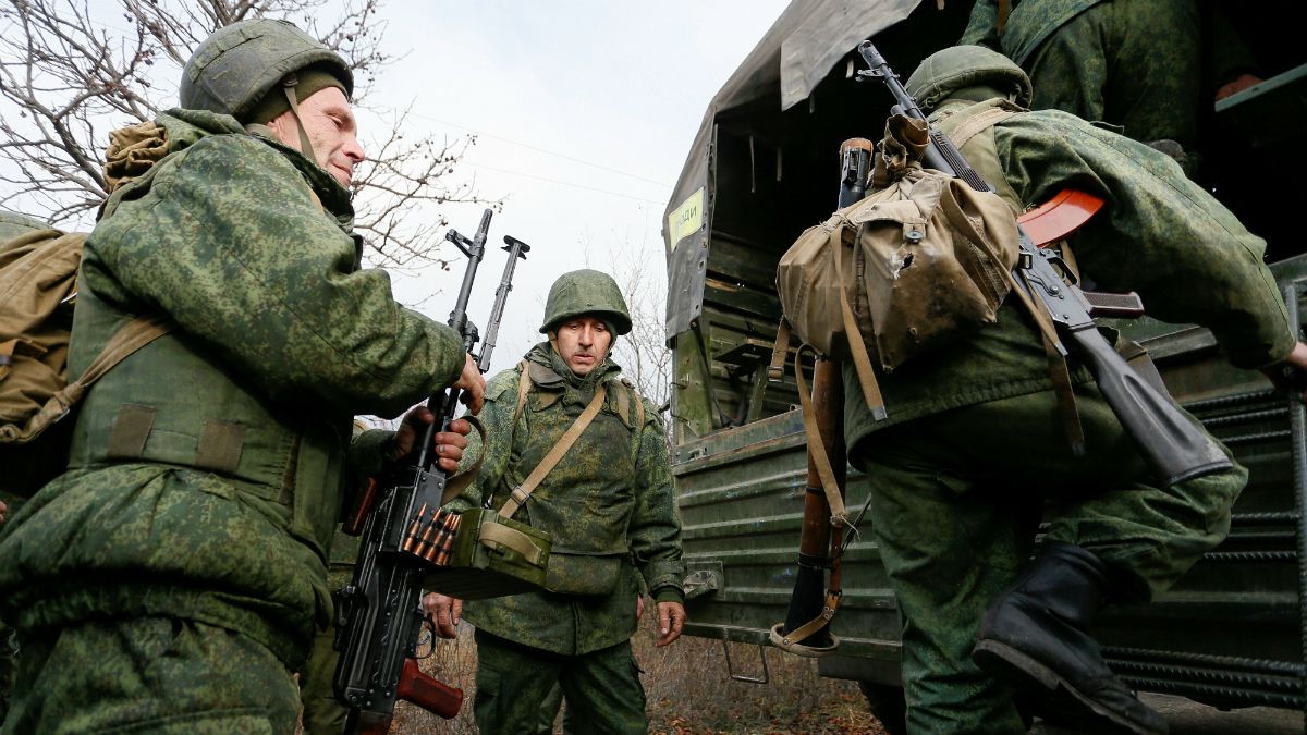 آغاز عقب نشینی ارتش اوکراین و جدایی طلبان از مناطق شرقی