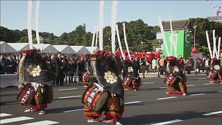 ویدئو؛ ژاپنی‌ها تکیه زدن ناروهیتو بر تخت سلطنت را جشن گرفتند
