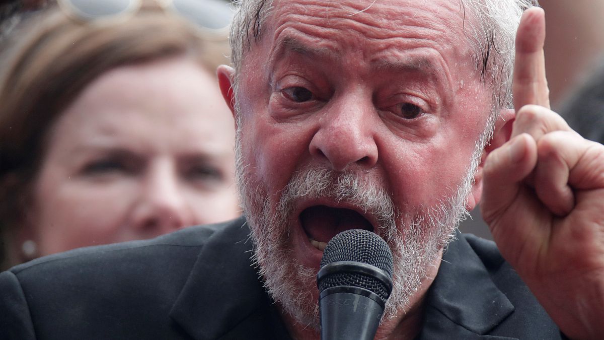 Szabadulása után egy nappal máris a jelenlegi elnököt támadja Lula