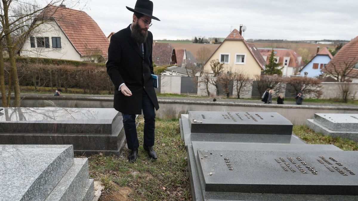 Danimarka'da Yahudi mezarlığına saldırı düzenlendi