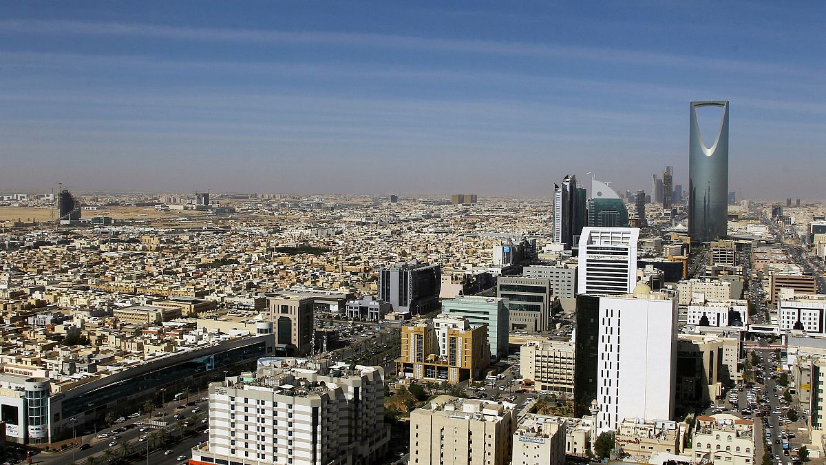 توقيف أكثر من أربعة ملايين شخص خالفوا قوانين العمل والهجرة في السعودية