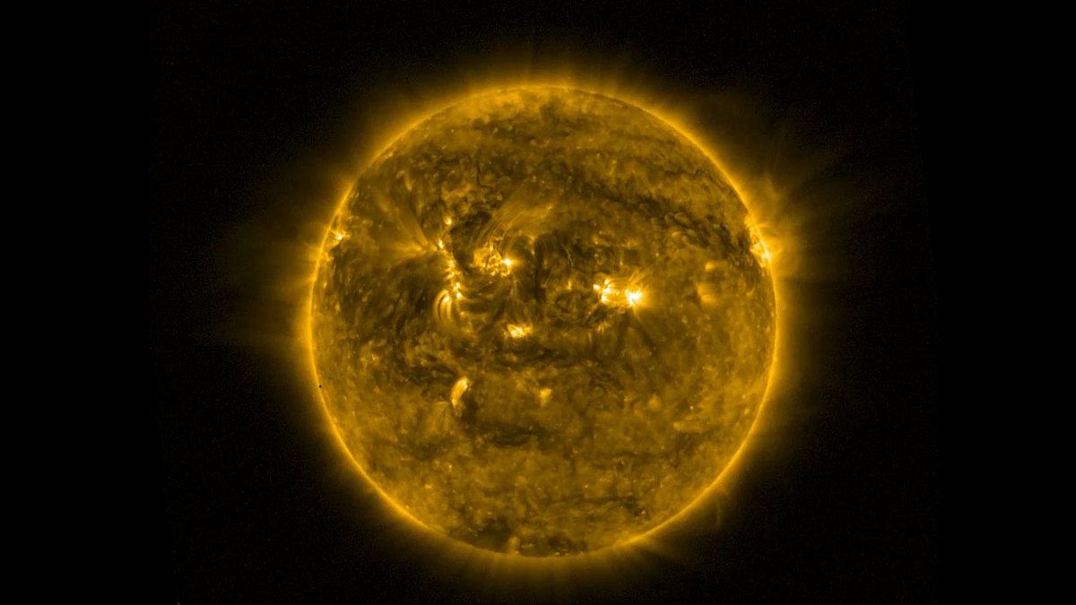 Merkur zieht an der Sonne vorbei - ein seltenes Naturschauspiel