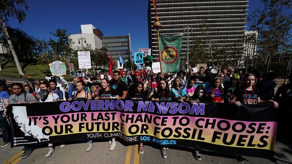 Youth Climate sztrájk Los Angeles-ben november 1-én Youth Climate sztrájk Los Angeles-ben november 1-én