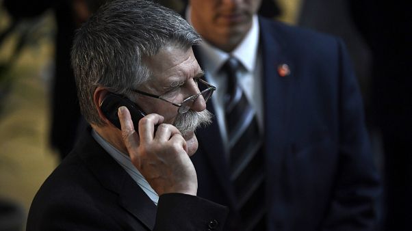Beperelik Kövér Lászlót, amiért nem engedi az újságírókat szabadon mozogni a Parlamentben Beperelik Kövér Lászlót, amiért nem engedi az újságírókat szabadon mozogni a Parlamentben
