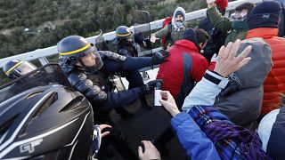 Catalani "on the road": Gendarmerie, Guardia Civil e Mossos schierati contro gli attivisti