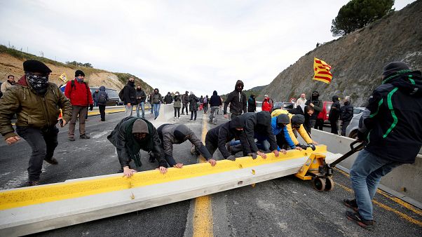 Μπλόκο στο δρόμο που ενώνει Ισπανία- Γαλλία Μπλόκο στο δρόμο που ενώνει Ισπανία- Γαλλία