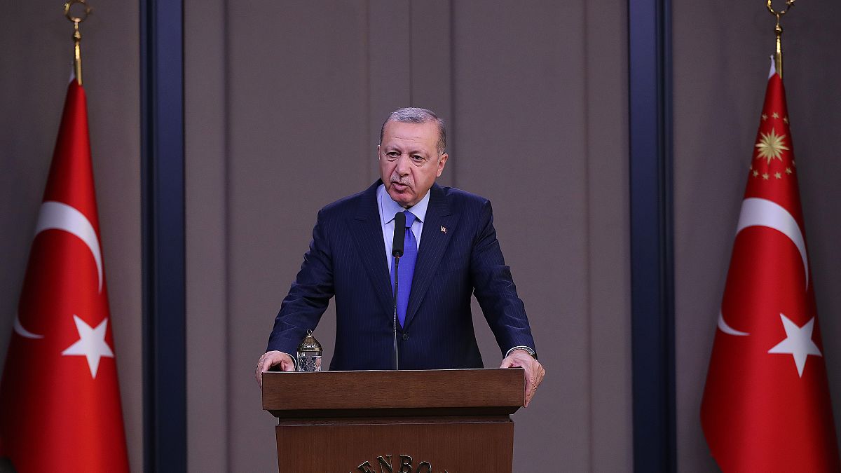 Türkiye Cumhurbaşkanı Recep Tayyip Erdoğan, ABD'ye hareketinden önce Esenboğa Havalimanı'nda gazetecilere açıklamalarda bulundu. 