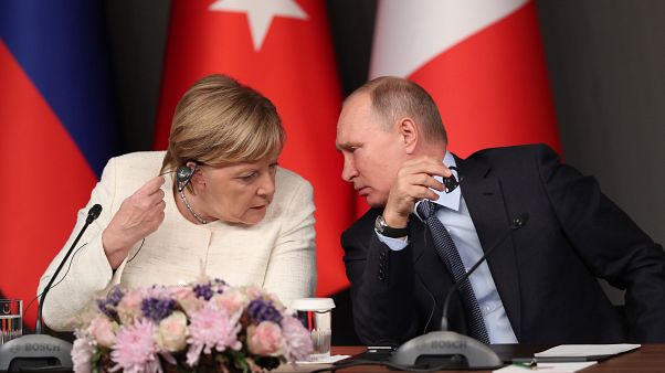 Különleges státuszt biztosítana Merkel és Putyin az ukrán szakadár területeknek Különleges státuszt biztosítana Merkel és Putyin az ukrán szakadár területeknek