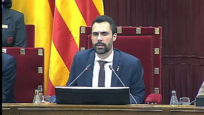 El parlamento catalán aprueba una moción de autodeterminación