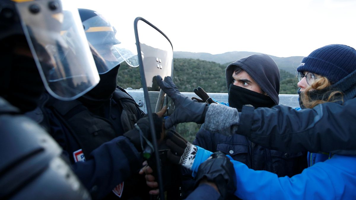 Feloszlatták a katalán szakadárok blokádját a spanyol-francia határon