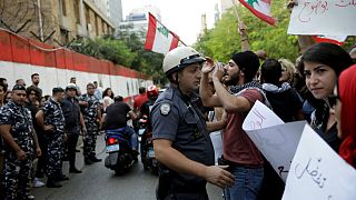 ادامه اعتراضات در لبنان؛ بانک ها و مدارس هم چنان تعطیل هستند