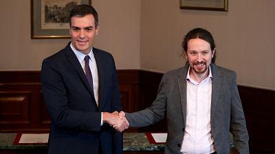 Pedro Sánchez y Pablo Iglesias firman un acuerdo para una coalición de gobierno en España