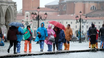 El fenómeno del 'agua alta' inunda las calles de Venecia