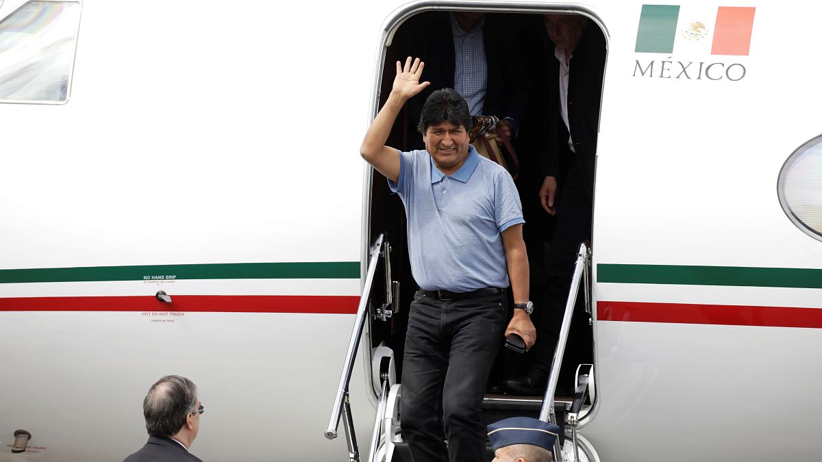  موراليس يصل إلى المكسيك بعد حصوله على لجوء سياسي وبوليفيا تبحث عن رئيس جديد