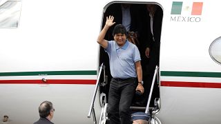  موراليس يصل إلى المكسيك بعد حصوله على لجوء سياسي وبوليفيا تبحث عن رئيس جديد