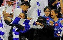 Stadyumda kadın taraftarlar, Riyad, Suudi Arabistan