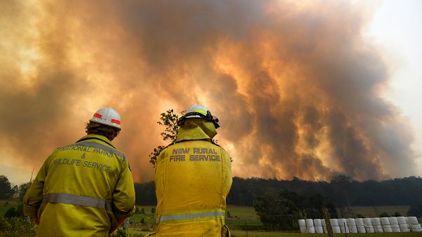 Incêndios na Austrália estão cada vez mais intensos Incêndios na Austrália estão cada vez mais intensos