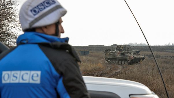 Ukraine : un nouveau retrait de la ligne de front supervisé par l'OSCE Ukraine : un nouveau retrait de la ligne de front supervisé par l'OSCE