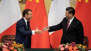 Fransa Cumhurbaşkanı Macron Pekin ziyaretinde Çin Devlet Başkanı Xİ ile el sıkıştı