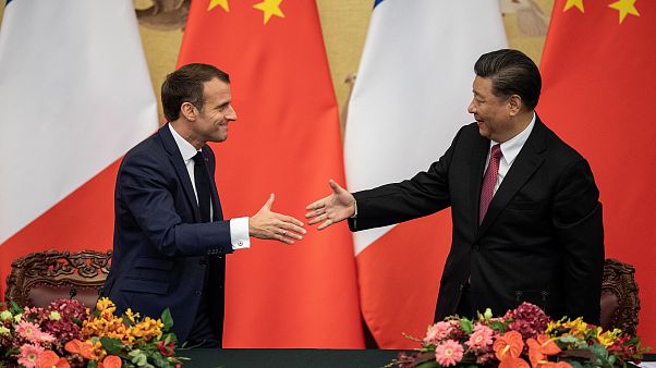 Fransa Cumhurbaşkanı Macron Pekin ziyaretinde Çin Devlet Başkanı Xİ ile el sıkıştı Fransa Cumhurbaşkanı Macron Pekin ziyaretinde Çin Devlet Başkanı Xİ ile el sıkıştı