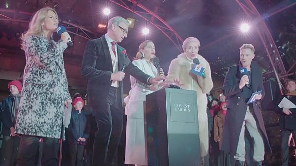 В Ковент-Гардене зажглись рождественские огни В Ковент-Гардене зажглись рождественские огни