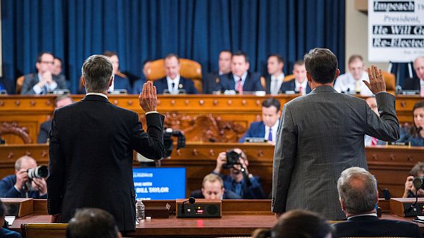 Diplomatas prestam depoimentos públicos contra Donald Trump Diplomatas prestam depoimentos públicos contra Donald Trump