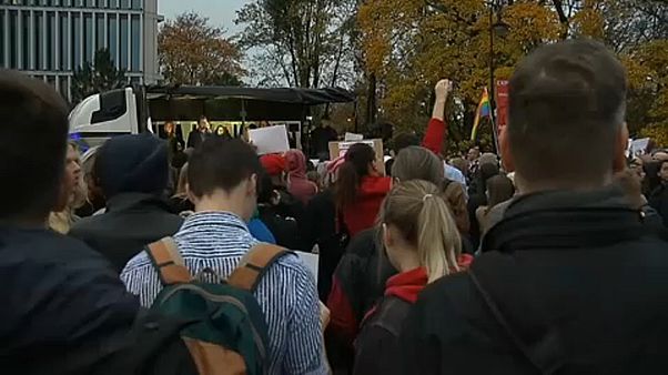 Les députés européens condamnent la criminalisation de l'éducation sexuelle en Pologne Les députés européens condamnent la criminalisation de l'éducation sexuelle en Pologne