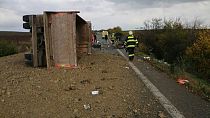 Slovakya'da 'ölüme giden yolda' kamyonla otobüs çarpıştı: En az 13 ölü
