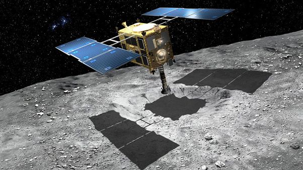 Japon uzay aracı asteroitten Dünya'ya ilk örnekleri getirmek üzere yola çıktı Japon uzay aracı asteroitten Dünya'ya ilk örnekleri getirmek üzere yola çıktı