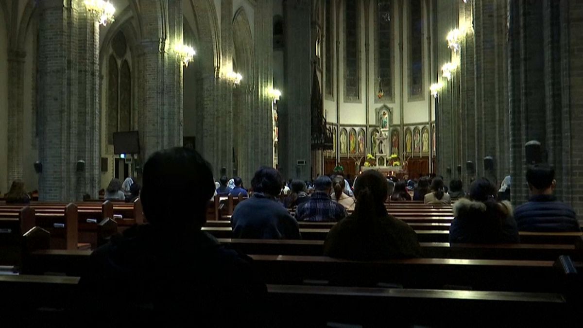 Kilisedeki çocuklara cinsel taciz skandalını soruşturan piskopos cinsel taciz ile suçlandı 