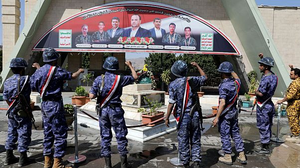افزایش تماسها و گفتگوهای غیررسمی مقامات عربستان سعودی با حوثیهای یمن افزایش تماسها و گفتگوهای غیررسمی مقامات عربستان سعودی با حوثیهای یمن
