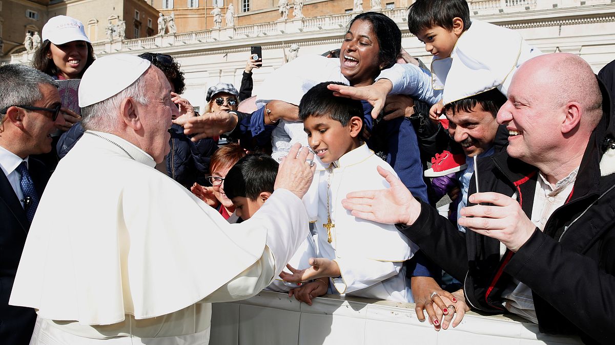 Папа римский об интернете и детях