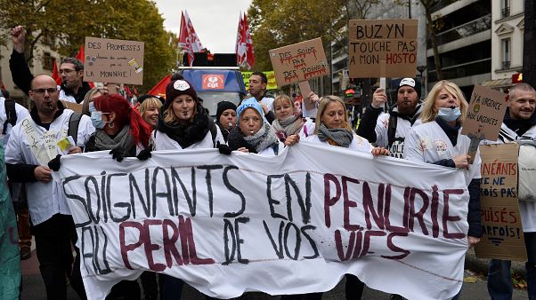 Marea blanca en París: los hospitales públicos franceses se declaran bajo mínimos Marea blanca en París: los hospitales públicos franceses se declaran bajo mínimos