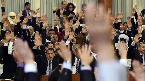 مجلس النواب الجزائري يصادق على قانون جديد للمالية يسمح باللجوء إلى التمويل الخارجي مجلس النواب الجزائري يصادق على قانون جديد للمالية يسمح باللجوء إلى التمويل الخارجي
